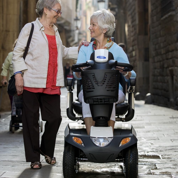 Invacare Orion Metro Vierrad-Elektromobil blau
